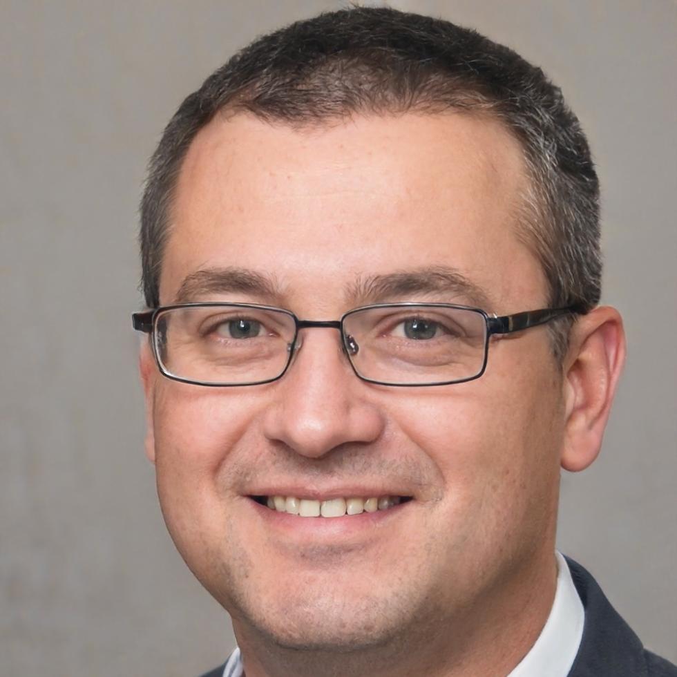 Radu Voiculescu, director analiză financiară Navosororano